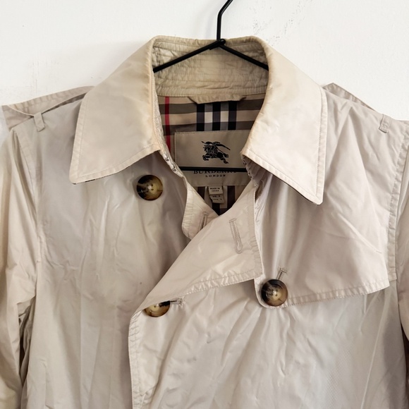 Burberry Women's Nylon Tan Trenchcoat US 4 - Picture 2 of 11